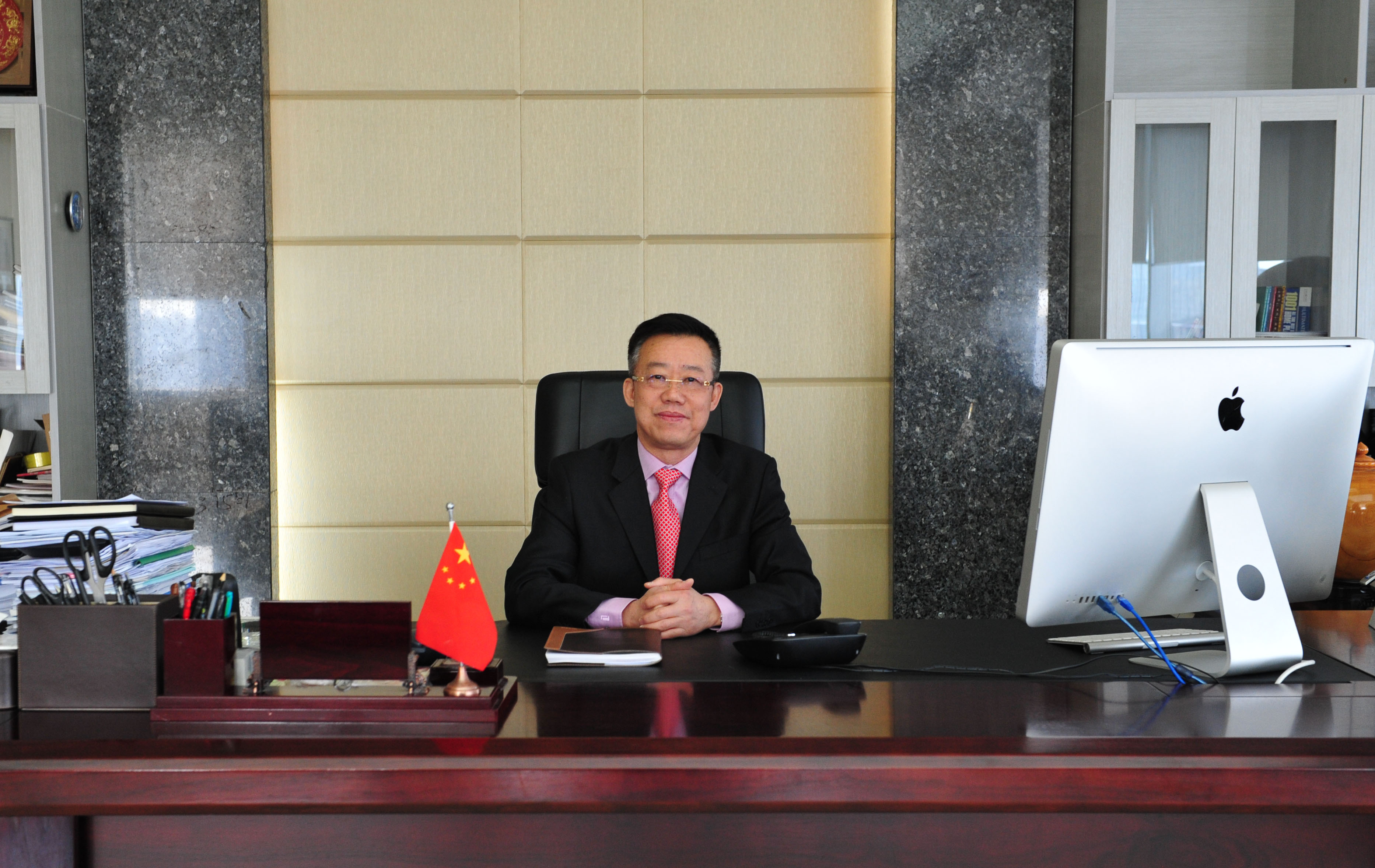 金葉集團董事局主席、總裁袁漢源先生發(fā)表新年祝詞