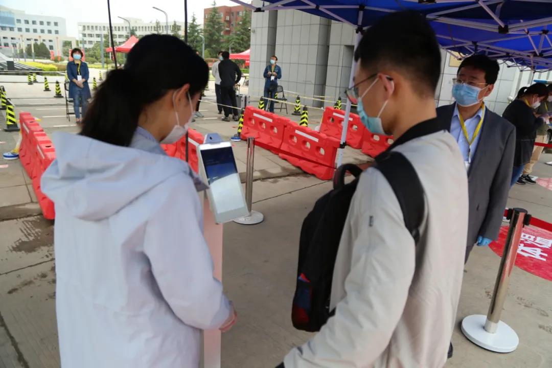 返校第一天 | 初夏的校園 終于等到你！