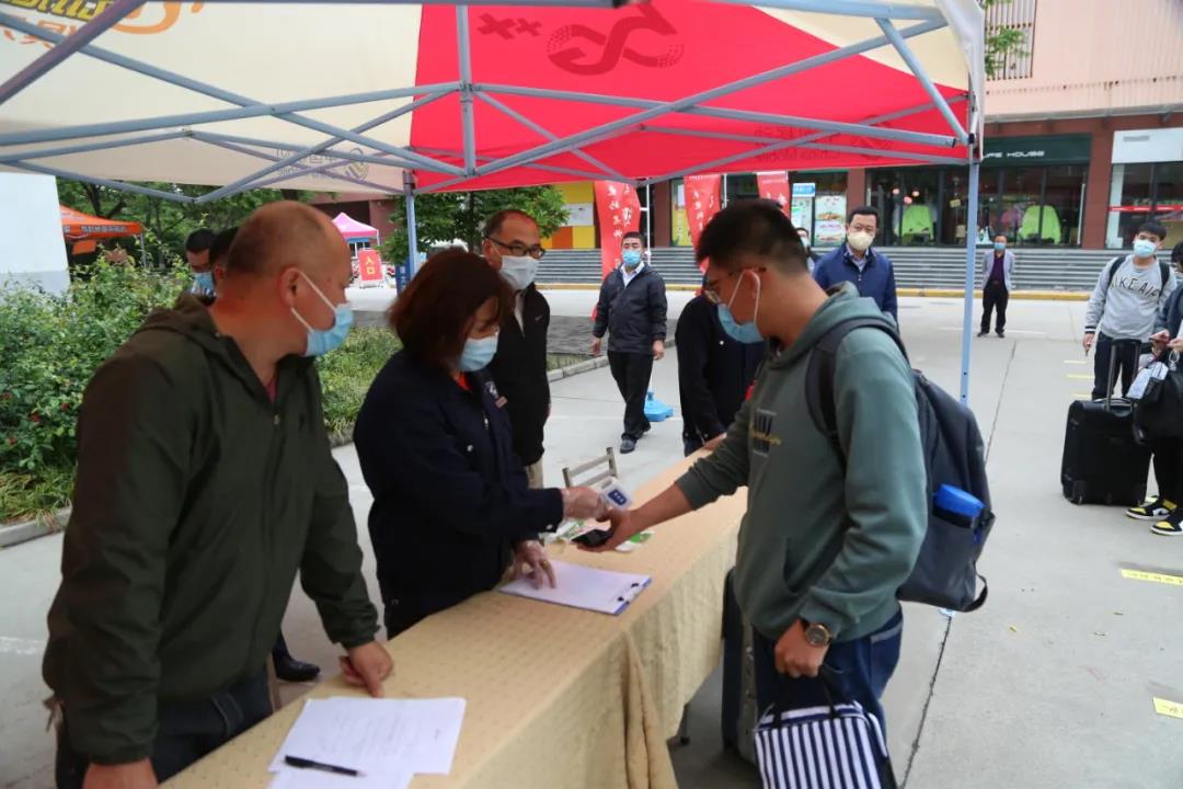 返校第一天 | 初夏的校園 終于等到你！
