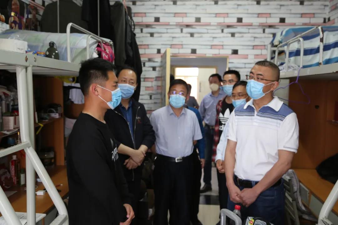 返校第一天 | 初夏的校園 終于等到你！