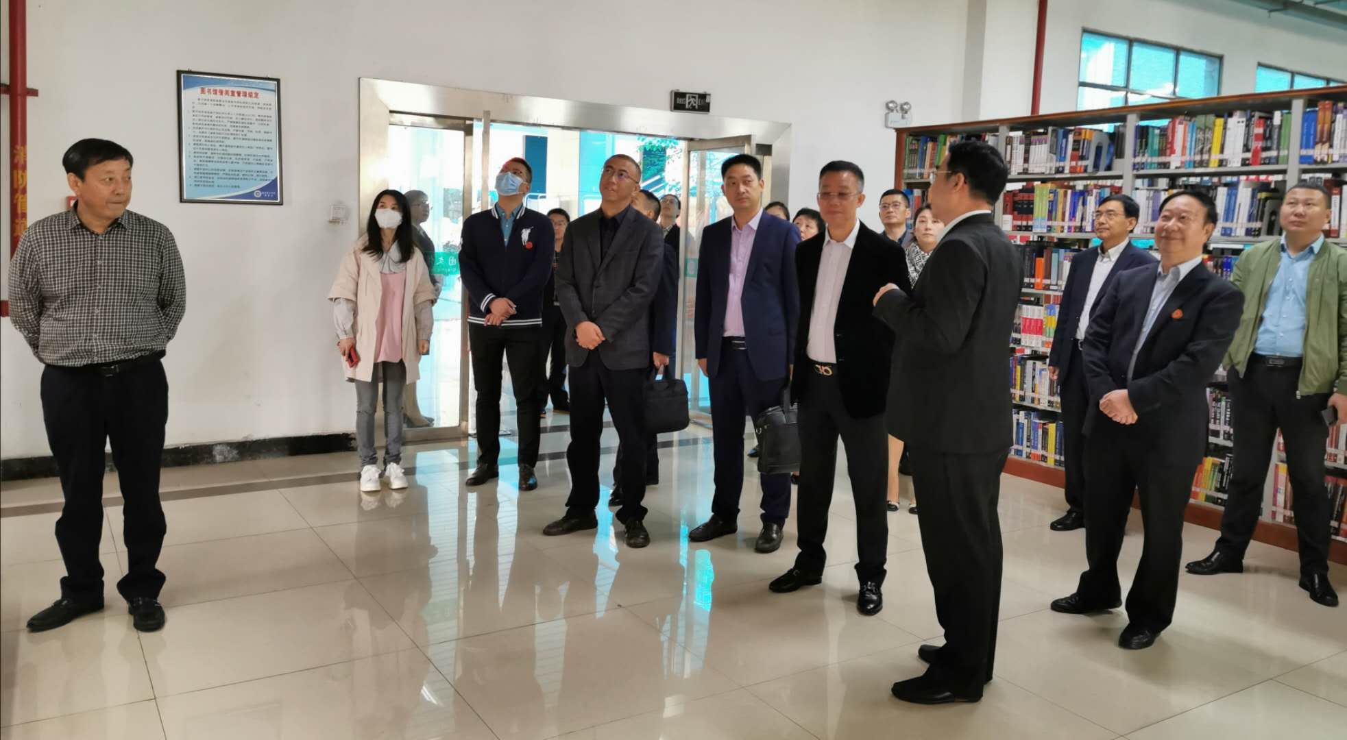 懷若渴知欲去求索，載累累碩果歸己用 ——集團(tuán)董事局主席袁漢源帶隊(duì)考察優(yōu)秀兄弟院校