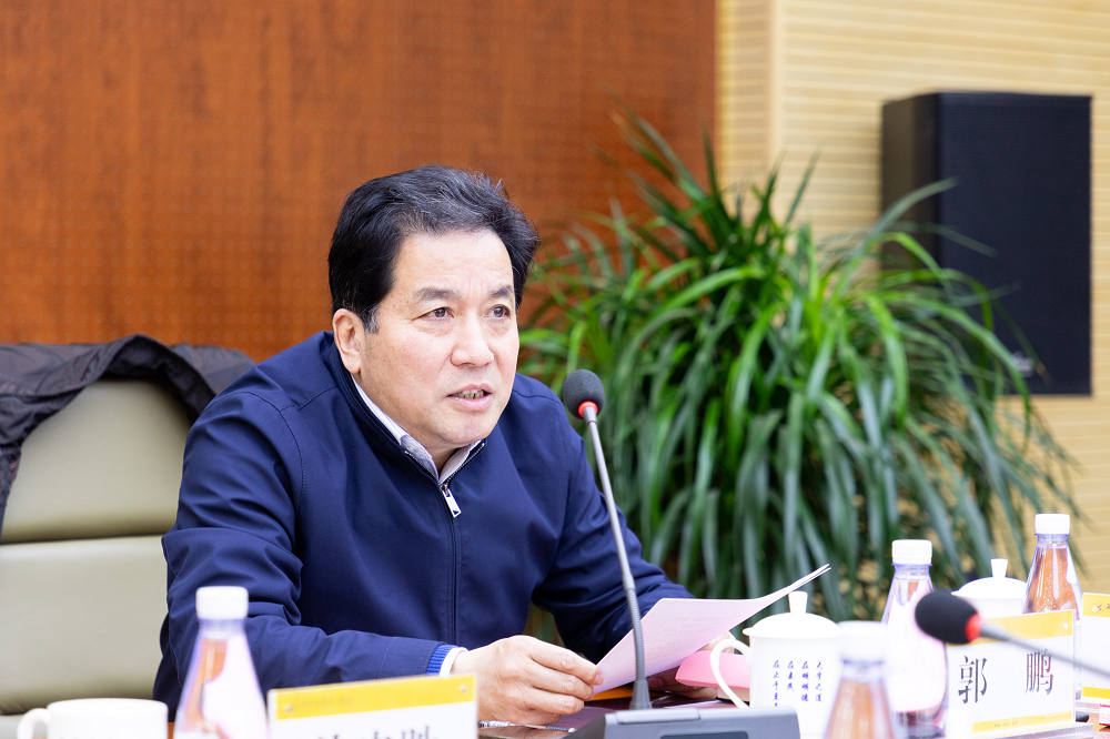 秦農(nóng)銀行行長(zhǎng)孟浩帶隊(duì)考察明德學(xué)院