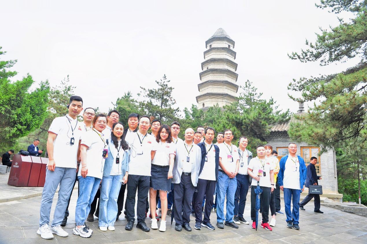 學(xué)黨史 銘初心 同心同德同筑中國夢 愛于心 踐于行 圖強(qiáng)圖富圖繪金葉志——陜西金葉科教集團(tuán)黨委獻(xiàn)禮建黨100周年培訓(xùn)活動紀(jì)事 學(xué)黨史 銘初心 同心同德同筑中國夢 愛于心 踐于行 圖強(qiáng)圖富圖繪金葉志——陜西金葉科教集團(tuán)黨委獻(xiàn)禮建黨100周年培訓(xùn)活動紀(jì)事