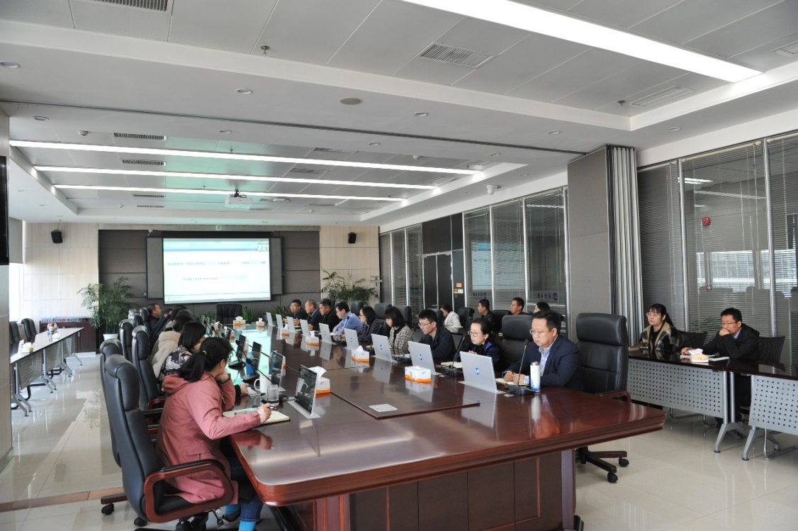 解決信息孤島 提高決策質(zhì)量 ——金葉科教集團(tuán)舉辦BI數(shù)據(jù)分析系統(tǒng)培訓(xùn)會(huì) 解決信息孤島 提高決策質(zhì)量 ——金葉科教集團(tuán)舉辦BI數(shù)據(jù)分析系統(tǒng)培訓(xùn)會(huì)