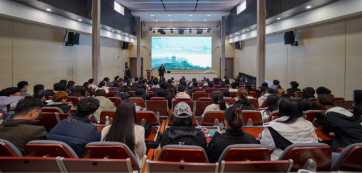 陜文投原董事長王勇等領導嘉賓一行考察西安明德理工學院，并出席瀛湖采風總結會