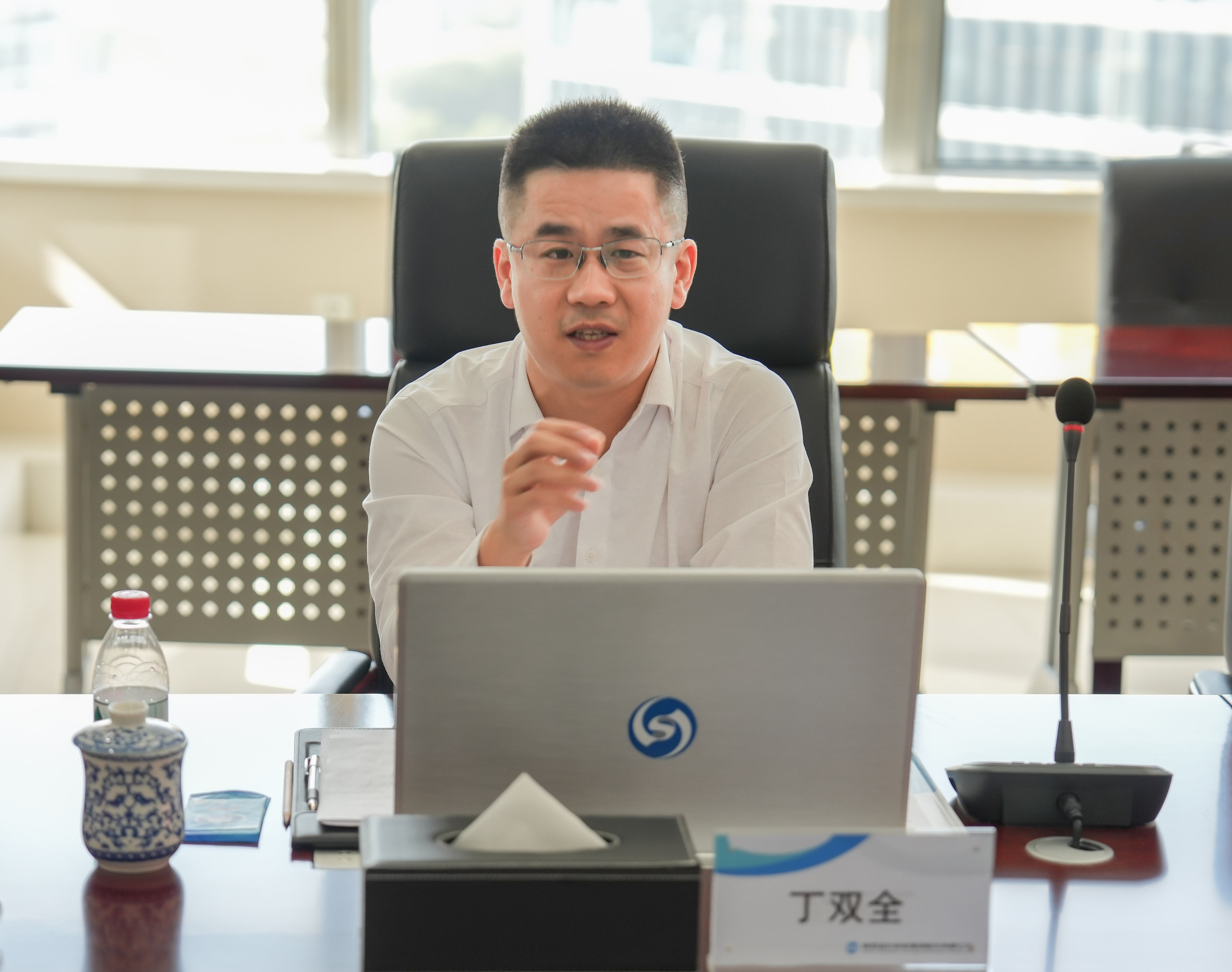 “金葉燦燦 一路向陽”——當陽市委常委、副市長丁雙全一行蒞臨集團公司考察交流