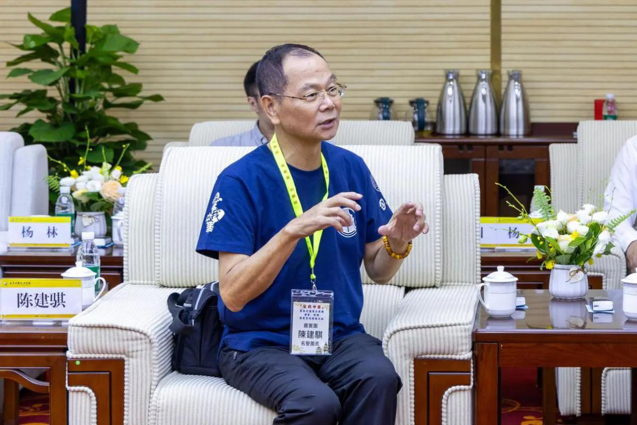 “愛(ài)我中華”青年大匯聚火車團(tuán)歷史文化探索之旅抵陜 省政協(xié)副主席楊冠軍在明德學(xué)院會(huì)見(jiàn)成員代表 “愛(ài)我中華”青年大匯聚火車團(tuán)歷史文化探索之旅抵陜 省政協(xié)副主席楊冠軍在明德學(xué)院會(huì)見(jiàn)成員代表