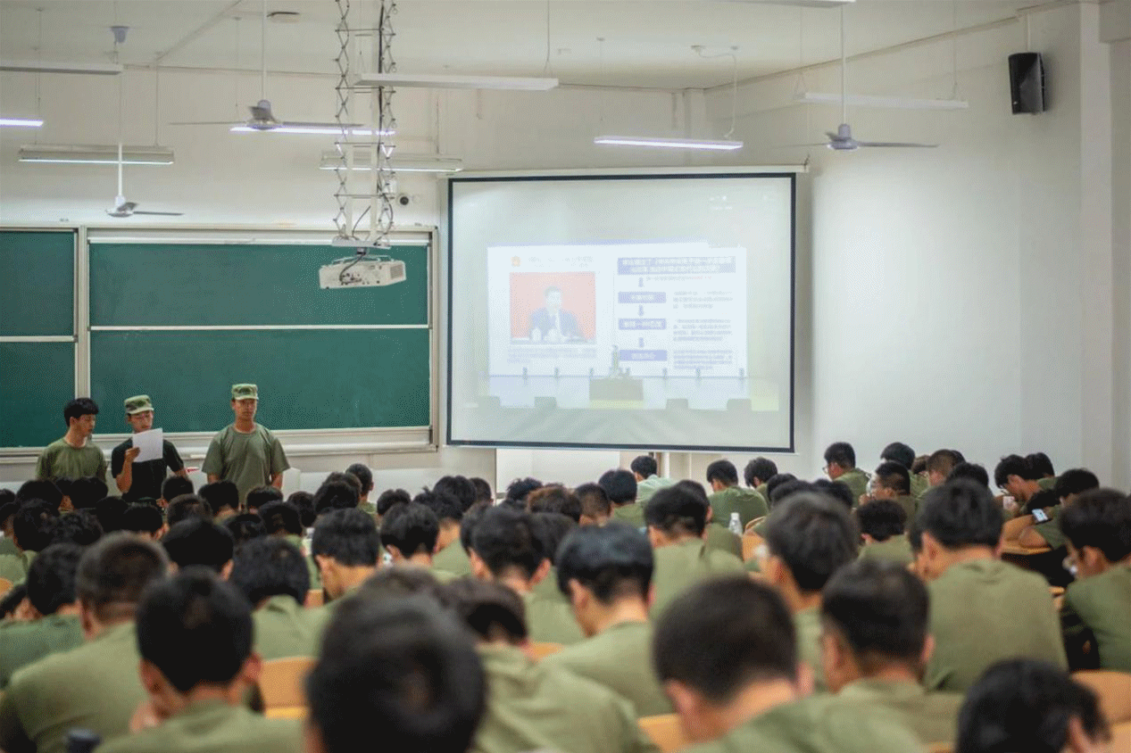 加強思政教育 砥礪奮斗精神 西安明德理工學院黨委書記馬川鑫為2024級新生講授入學教育課 加強思政教育 砥礪奮斗精神 西安明德理工學院黨委書記馬川鑫為2024級新生講授入學教育課