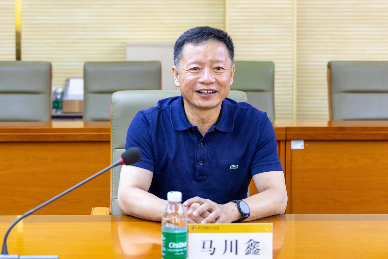 西安明德理工學院軍訓特輯 英模老兵親臨現(xiàn)場宣講 軍事機構(gòu)領(lǐng)導來校督察 西安明德理工學院軍訓特輯 英模老兵親臨現(xiàn)場宣講 軍事機構(gòu)領(lǐng)導來校督察