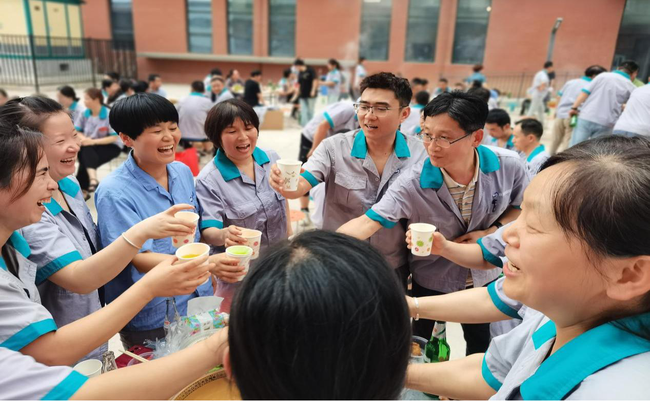 新廠(chǎng)新貌新氣象 共赴發(fā)展新篇章 瑞豐科技集團(tuán)陜西煙印公司完成鄠邑新廠(chǎng)區(qū)搬遷工作 新廠(chǎng)新貌新氣象 共赴發(fā)展新篇章 瑞豐科技集團(tuán)陜西煙印公司完成鄠邑新廠(chǎng)區(qū)搬遷工作