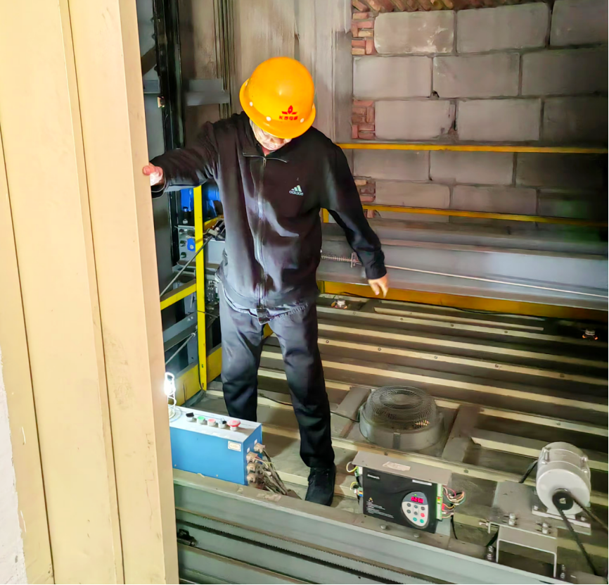 多項(xiàng)措施有效并舉 用實(shí)際行動(dòng)切實(shí)筑牢企業(yè)安全生產(chǎn)防線 金葉科教集團(tuán)深入開(kāi)展2024年安全管理專項(xiàng)行動(dòng)之煙配產(chǎn)業(yè)篇 多項(xiàng)措施有效并舉 用實(shí)際行動(dòng)切實(shí)筑牢企業(yè)安全生產(chǎn)防線 金葉科教集團(tuán)深入開(kāi)展2024年安全管理專項(xiàng)行動(dòng)之煙配產(chǎn)業(yè)篇