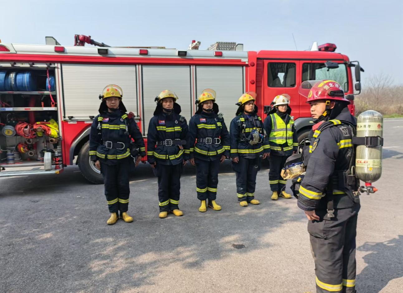 多項(xiàng)措施有效并舉 用實(shí)際行動(dòng)切實(shí)筑牢企業(yè)安全生產(chǎn)防線 金葉科教集團(tuán)深入開(kāi)展2024年安全管理專項(xiàng)行動(dòng)之煙配產(chǎn)業(yè)篇 多項(xiàng)措施有效并舉 用實(shí)際行動(dòng)切實(shí)筑牢企業(yè)安全生產(chǎn)防線 金葉科教集團(tuán)深入開(kāi)展2024年安全管理專項(xiàng)行動(dòng)之煙配產(chǎn)業(yè)篇