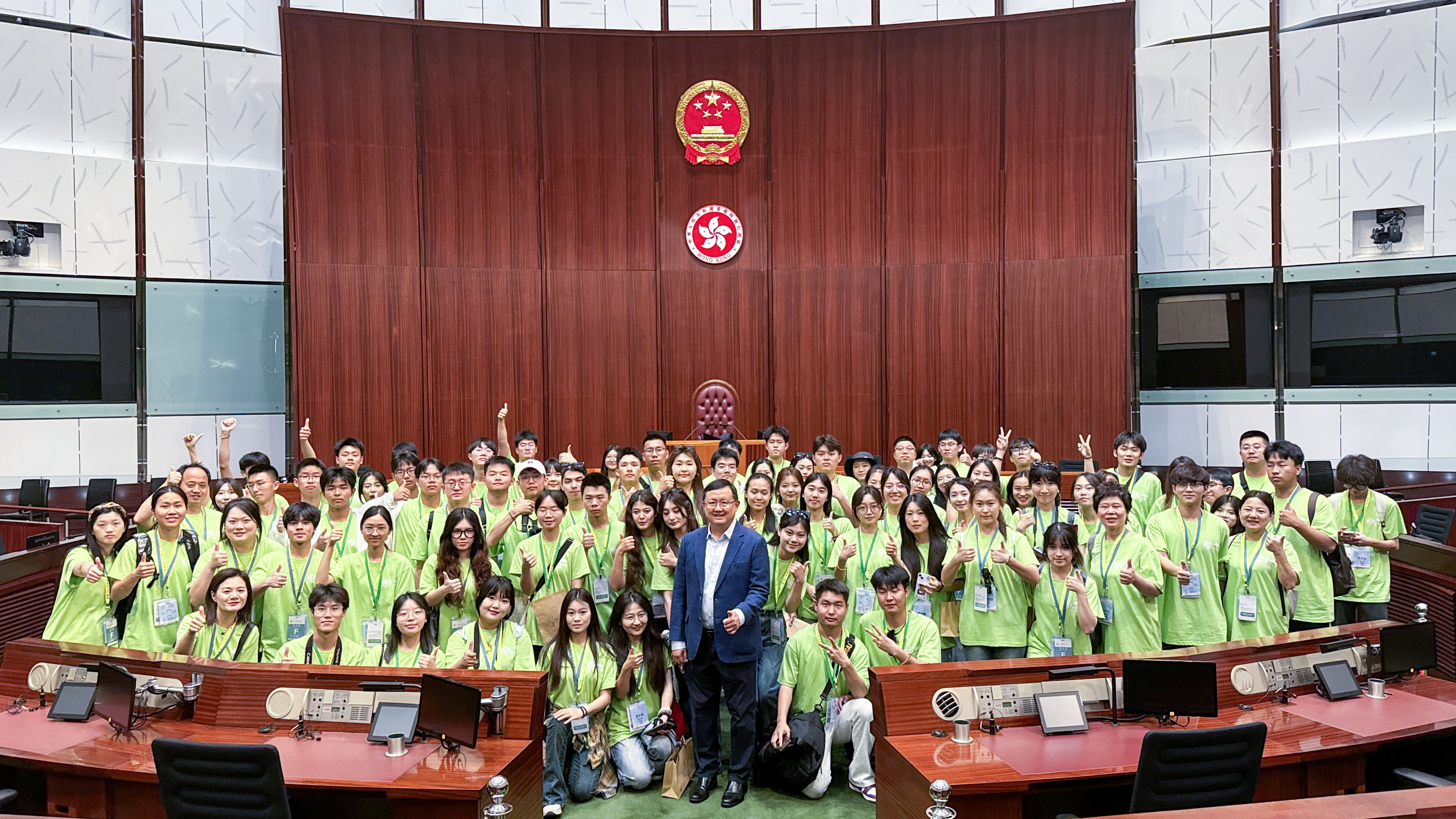 以青春之光 筑家國夢想 集團(tuán)兩校師生代表赴香港參加2025青年夢想家交流營活動